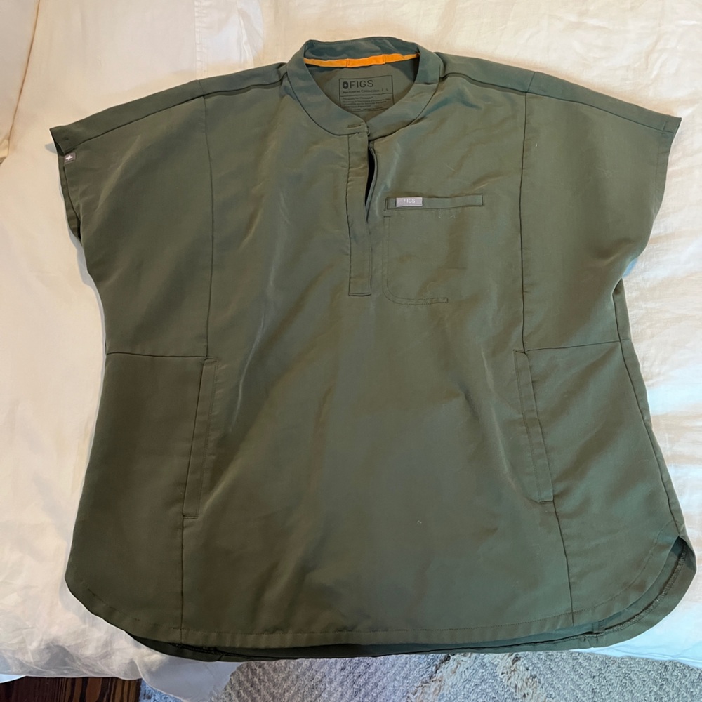 Figs Montex scrub top in moss